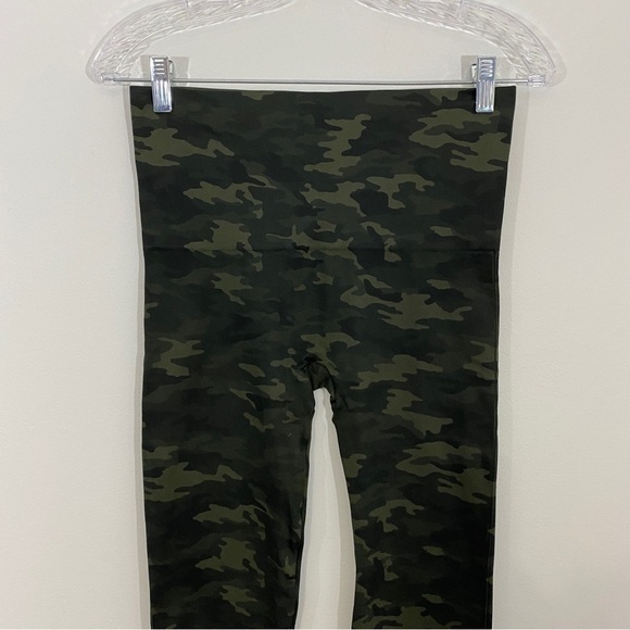 Spanx Large Green Camo Look‎ At Me Now Seamless Leggings Pull On - Picture 3 of 10
